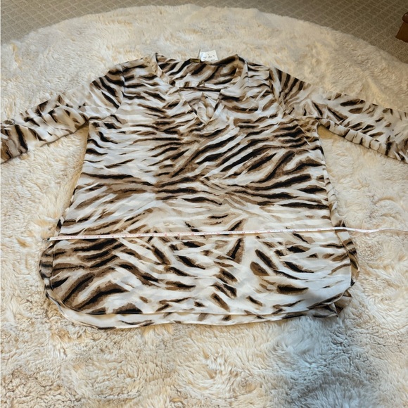 Tan and White Zebra Print Blouse - Picture 13 of 14